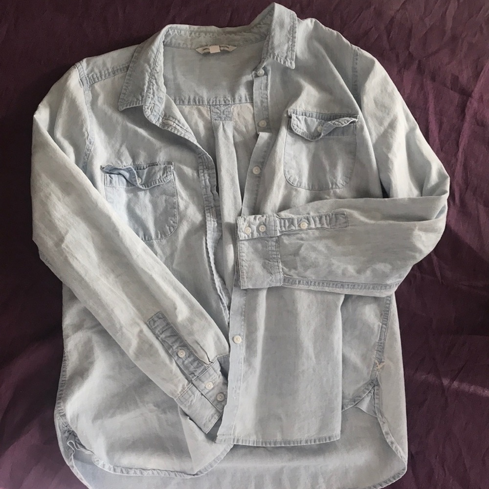 American Eagle Light Blue Button Up
